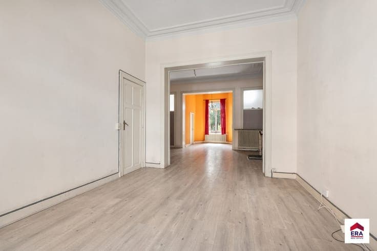 Spacious townhouse with garden and garage in Wemmel