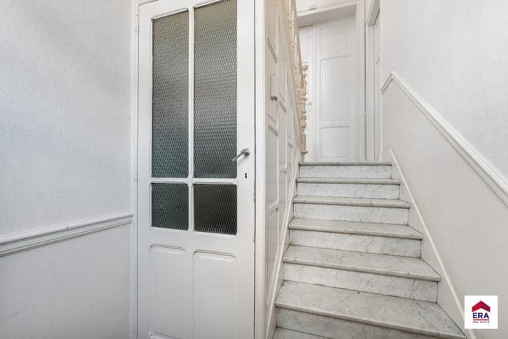 Spacious townhouse with garden and garage in Wemmel