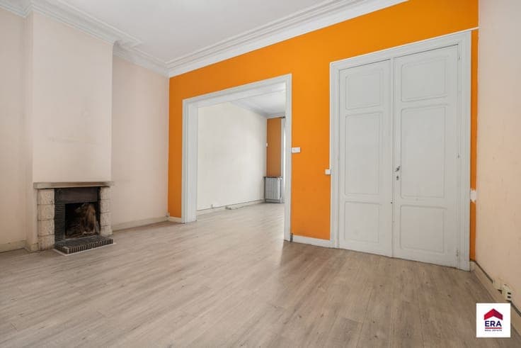 Spacious townhouse with garden and garage in Wemmel