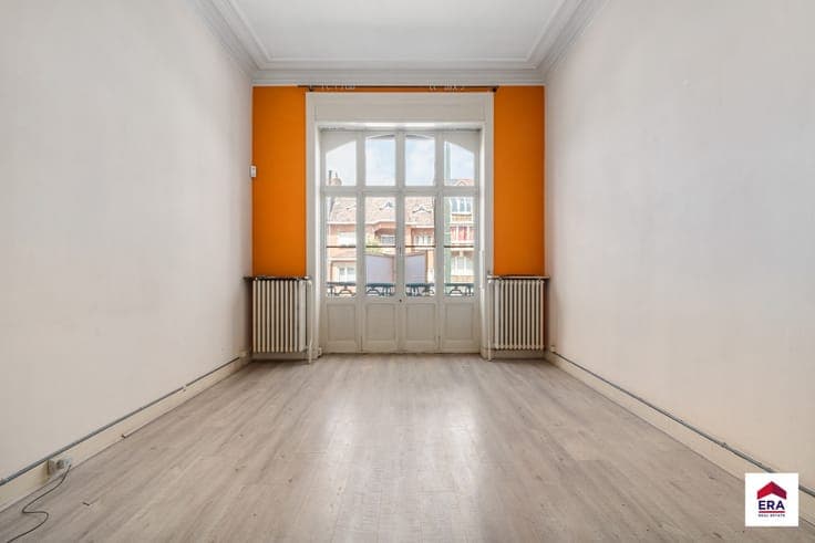 Spacious townhouse with garden and garage in Wemmel