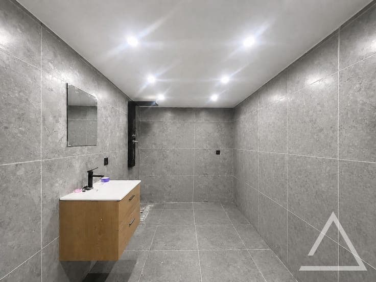 3-bedroom house with garden and garage