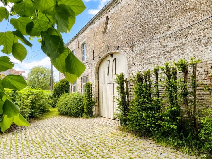 Authentieke boerderij met ombouwbare schuur