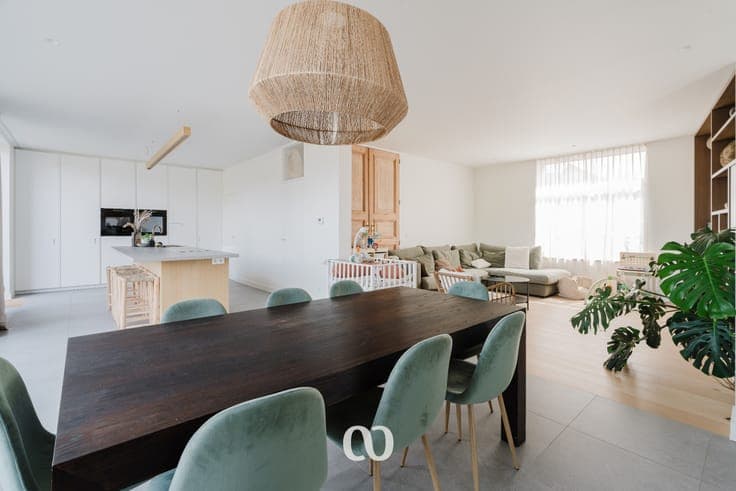 Beautifully renovated family home with 4 bedrooms in Kruise