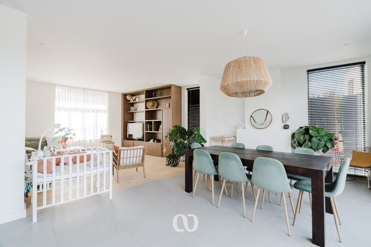 Beautifully renovated family home with 4 bedrooms in Kruise