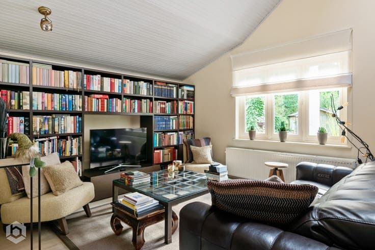 Charmante woning met 3 slpkrs op prachtig perceel van 14a...
