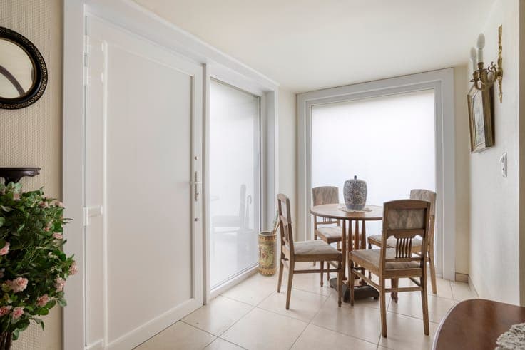 Spacious Bel-Etage Home with Garden in Central Location