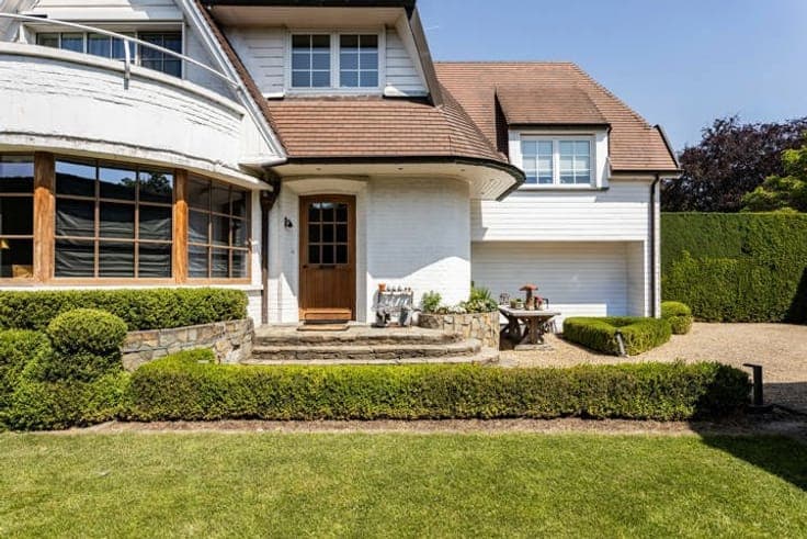 Unique architectural gem with swimming pool!