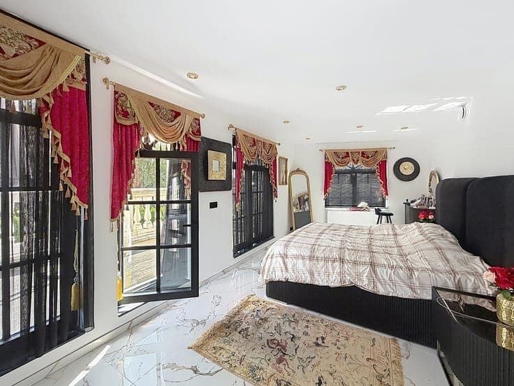 Exceptional Luxury Villa with 4 Bedrooms + Home Office