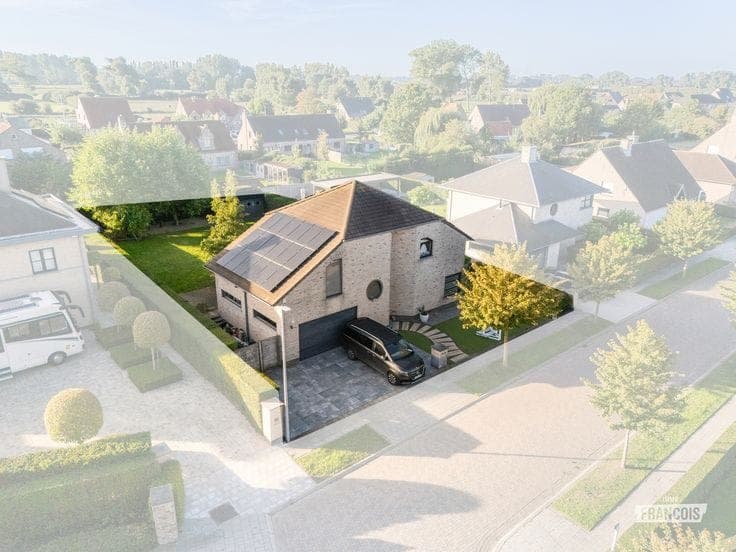 Ready-to-move-in house with 3 bedrooms and a cozy garden in…