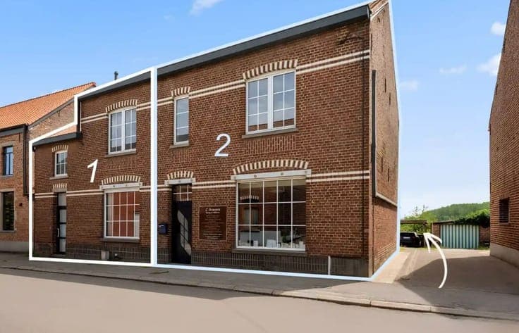 Versatile two-family house in the heart of Neerijse!