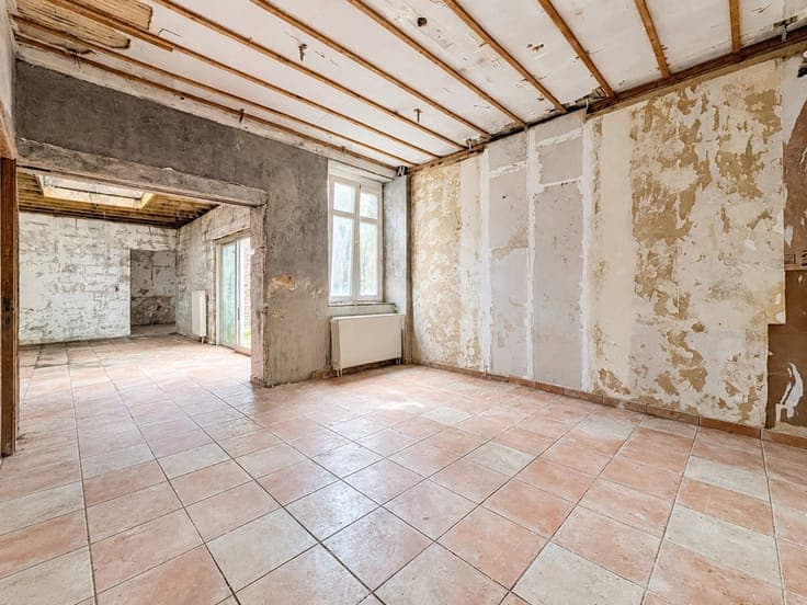 MAISON - 5CH - JARDIN - 2 TERRASSES - A RENOVER ENTIEREMENT