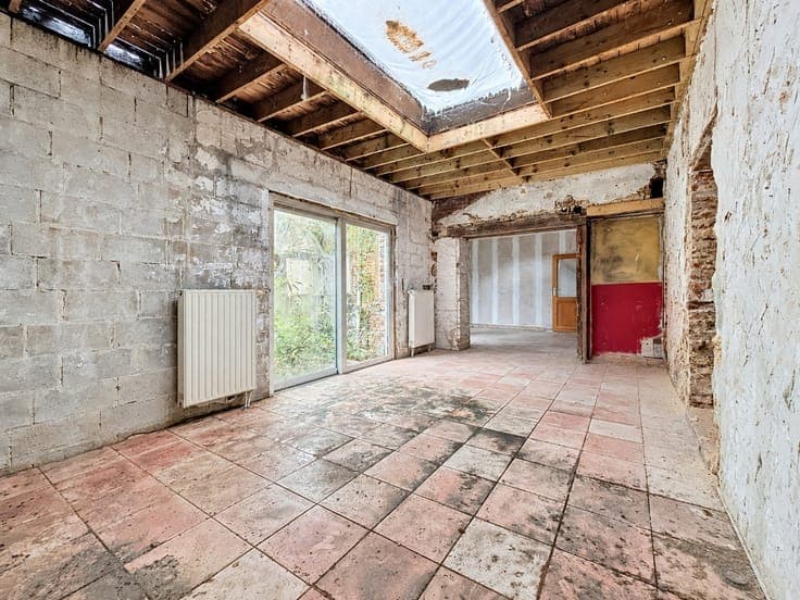MAISON - 5CH - JARDIN - 2 TERRASSES - A RENOVER ENTIEREMENT