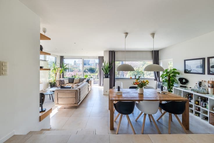 Bright villa in the Faubourg