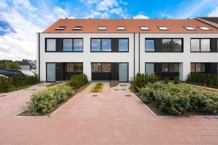 Nieuwbouwwoning te koop nabij park en zeedijk