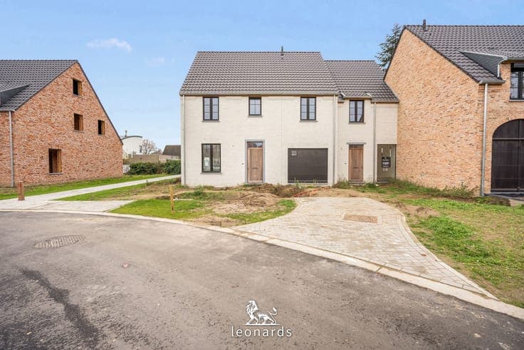 Country-style homes near Waregem town centre