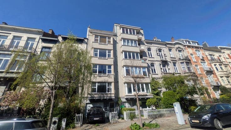 EUGENE DEMOLDER / 3 LOTS - JARDIN ENORME - GARAGE - STYLE