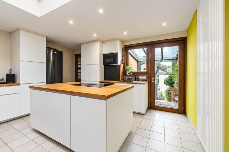 Ruime gezinswoning met 3 slaapkamers en leuke tuin in Melle!