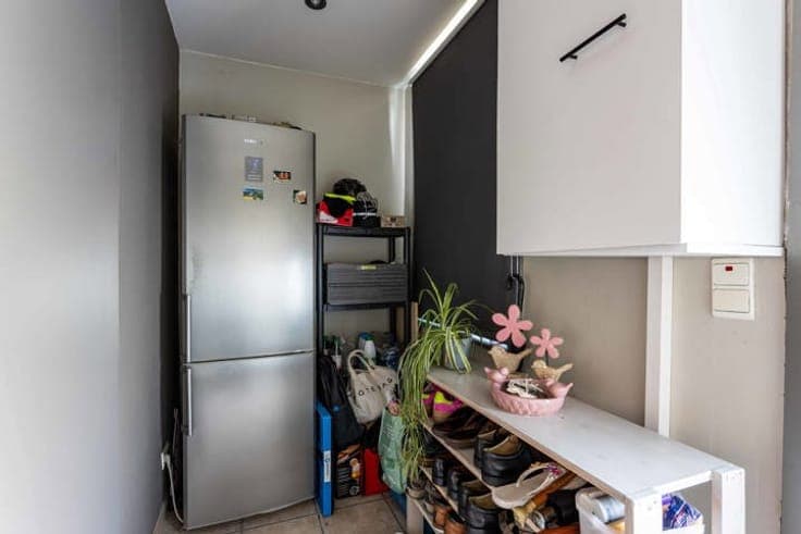 Ready-to-move-in home with terrace in a prime location!