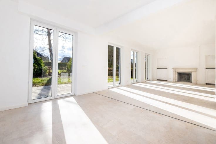BEAUTIFUL 5-BEDROOM VILLA IN WATERLOO