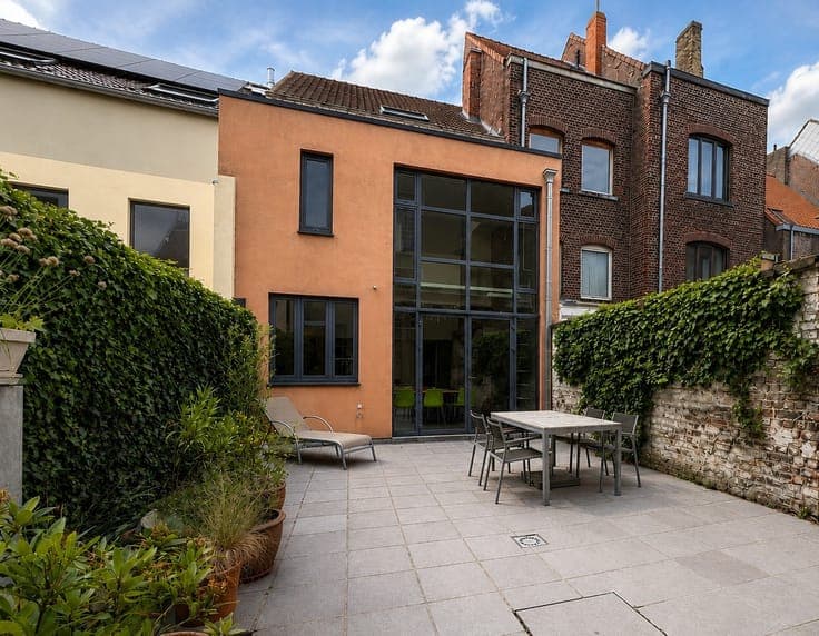 Unique property with 2 buildings for sale in Ypres city centre