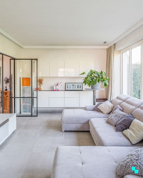 Instapklare woning met vijf kamers in het hart van Merelbeke