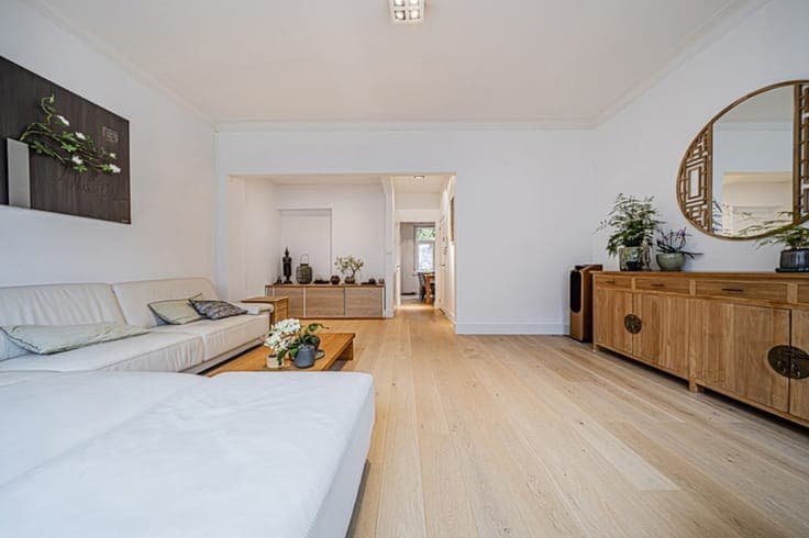 House with 4 bedrooms + garage, courtyard/garden