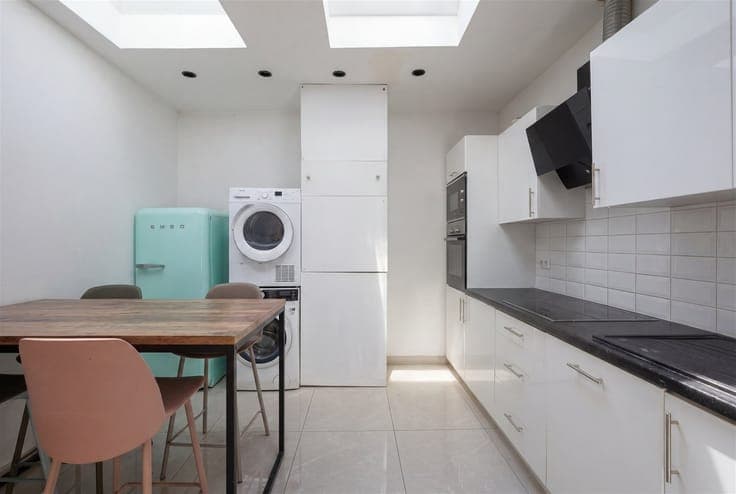 Move-in ready home with 3 spacious bedrooms in prime locatio