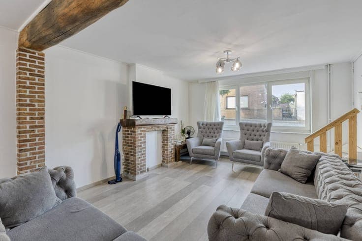 Spacious 4 bedroom home for sale in Strombeek