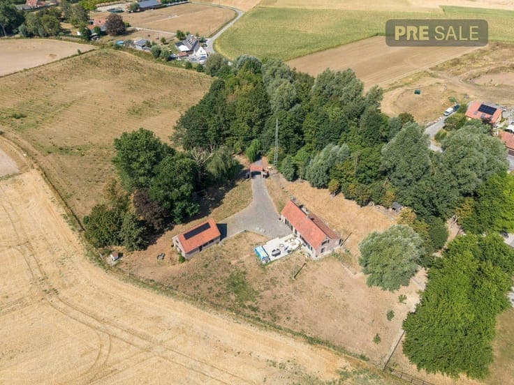 Charming farmhouse for sale in Desselgem