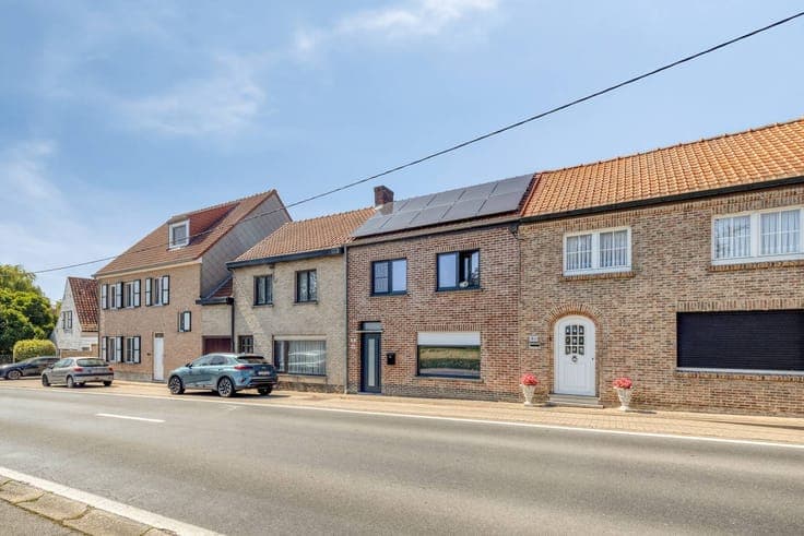 House on approx. 1,000m² with 3 bedrooms in Torhout!