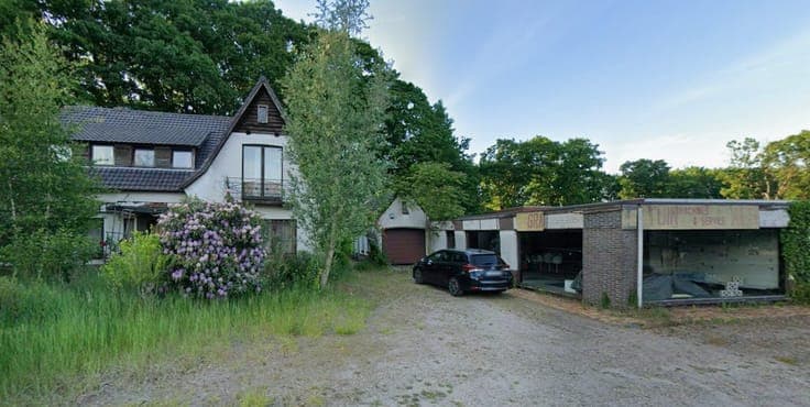 Ruime multifunctionele woning met een toonzaal en een sch...