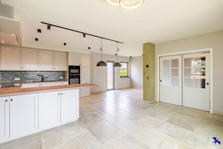 Detached house with 4 bedrooms, garage and garden in Berlare