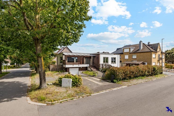Detached house with 4 bedrooms, garage and garden in Berlare