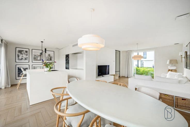 beautifully finished, recent and energy-efficient home