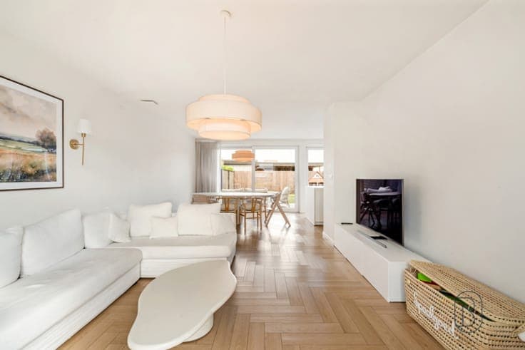 beautifully finished, recent and energy-efficient home