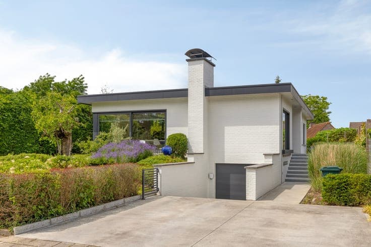 Single storey villa on 804m² for sale in Gullegem!