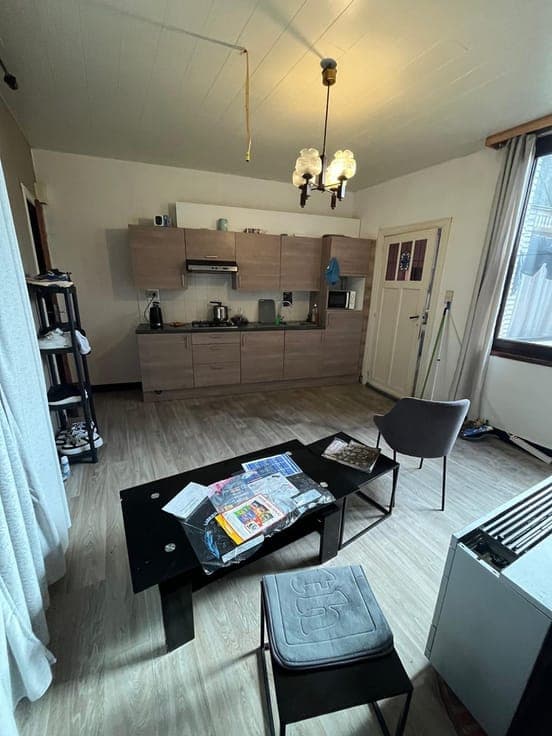 Rijwoning opgesplitst in twee appartementen