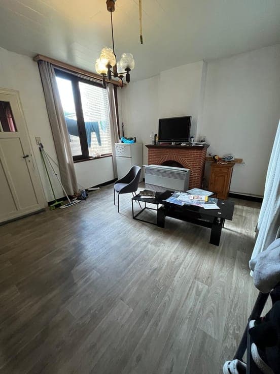 Rijwoning opgesplitst in twee appartementen