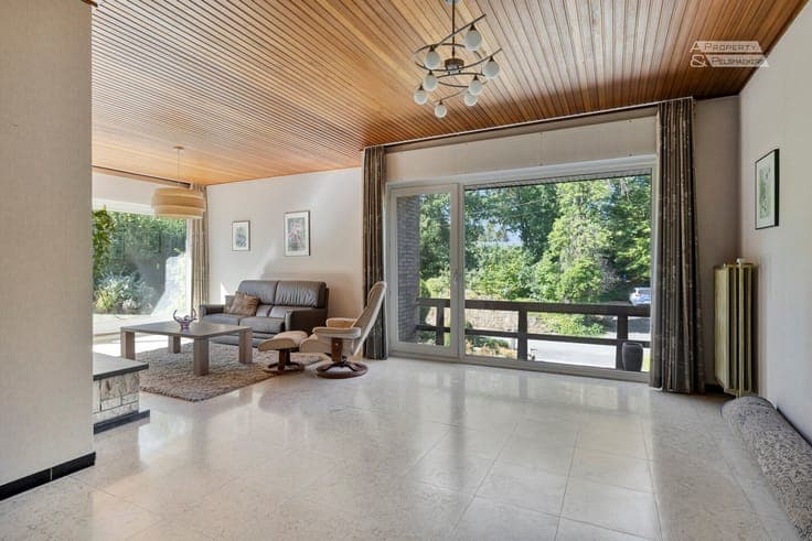 Detached house with spacious garden in a prime location in H