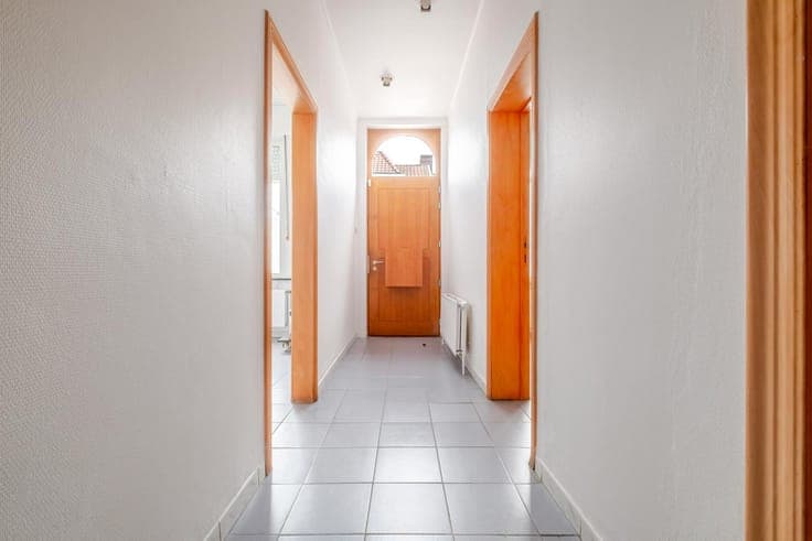 Superb property with swimming pool and garage ideally locate