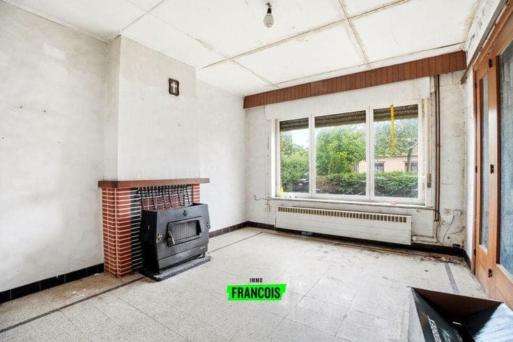 Home requiring complete renovation on 1370m² in Reningelst