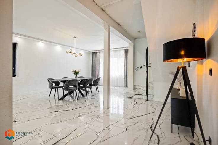 Gerenoveerde woning met 5 slpkrs, en magazijn te Keerbergen