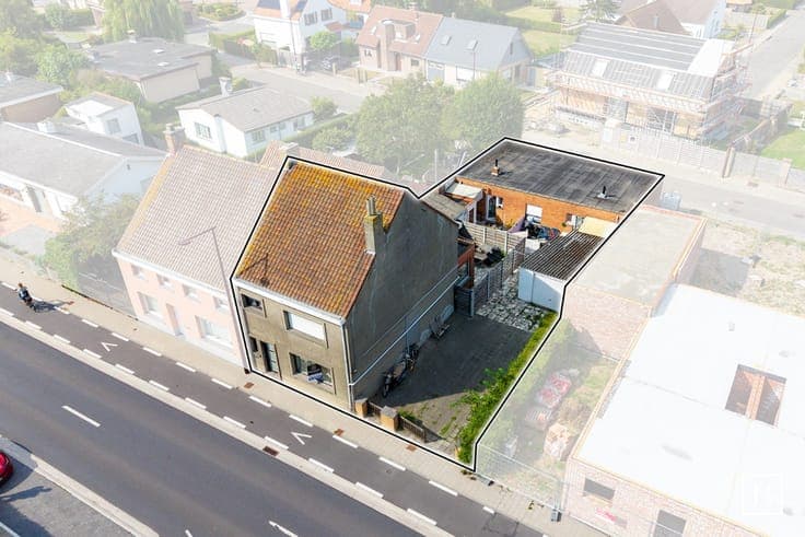 Opbrengsteigendom bestaande uit 1 woning en 2 studio's