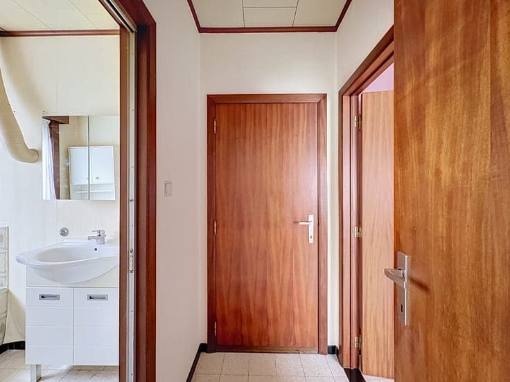 Three-bedroom house to renovate for sale in Kruisem