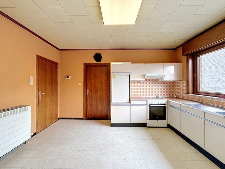 Three-bedroom house to renovate for sale in Kruisem