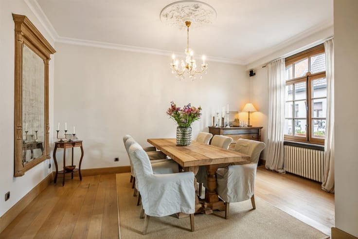 Stately mansion with a city garden and potential for a pract
