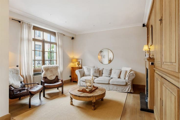 Stately mansion with a city garden and potential for a pract
