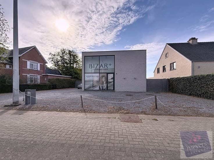 Ruime instapklare woning met praktijkruimte in Spalbeek
