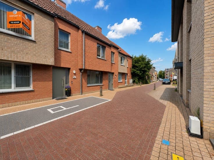 Instapklare gezinswoning met 4 slaapkamers, zonnepanelen ...