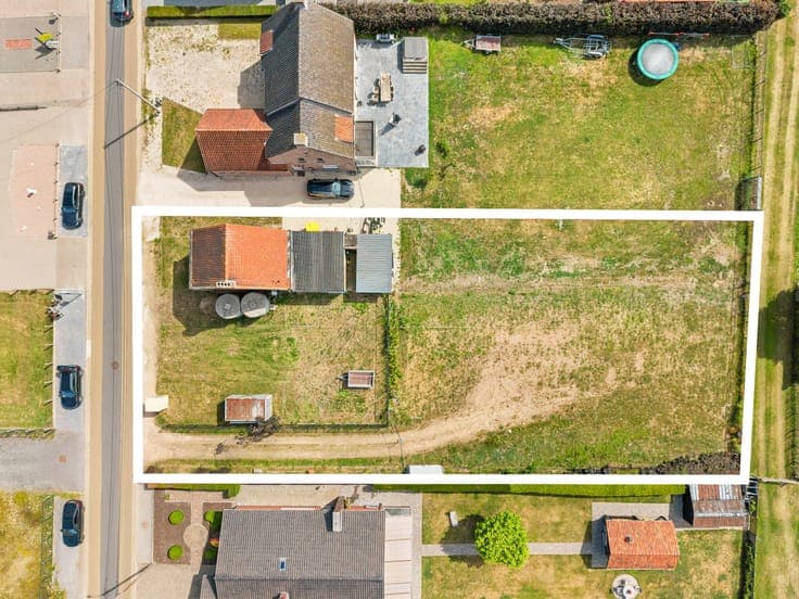 Renovation / demolition house on 1,849m² located in Westerl